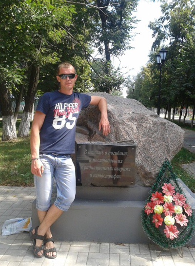 Иван Журавлев, Россия, Семилуки, 36 лет, 1 ребенок. Весел, в меру добр, люблю спорт, прогулки на свежем воздухе, обожаю дождь
Из вредных привычек-курю