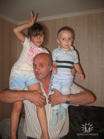 Эльбрус Елоев, Россия, Москва, 63 года, 1 ребенок. Хочу найти Добрую, познакомиться. Приехал из далека, надобы с кем-то пообщаться. Второй день ни с кем не разговаривал. 