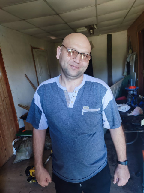 Алексей, Россия, Ефремов, 40 лет. Я ищу девушку которая будет мне другом и понимающим человеком которая не предаст в друтную минуту неПриветик ищу себе девушку для серьёзных отношений создать крепкую дружную семью не люблю ложь предат