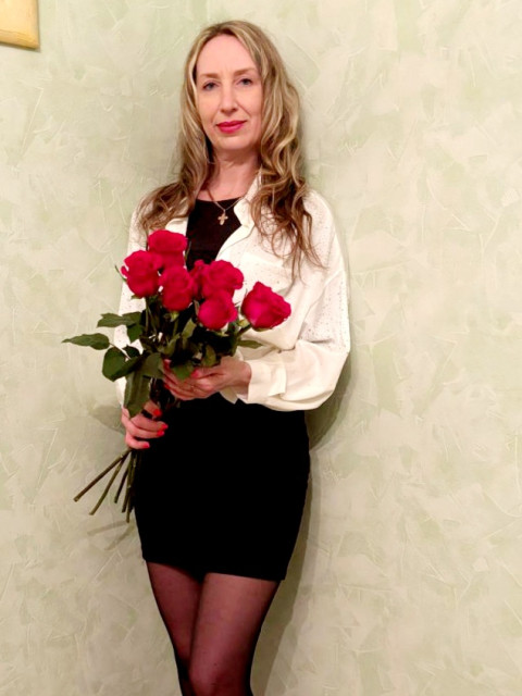 Екатерина, Россия, Смоленск, 43 года, 1 ребенок. Хочу встретить умного и надежного. С которым было бы спокойно.  Анкета 552942. 