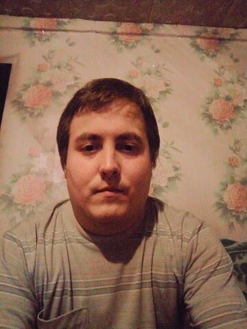 Игорь Шатунов, Россия, Яранск, 32 года. Не пью не курю работаю люблю готовить слушаю музыку читаю книги