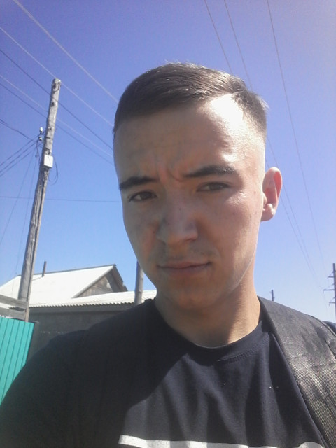 Александр, Россия, Чита, 23 года, 1 ребенок. Познакомлюсь с девушкой для любви и серьезных отношений, брака и создания семьи, воспитания детей, рПривет обо мне я парень 20 лет ищу девушку 20-30 лет для совместной жизни