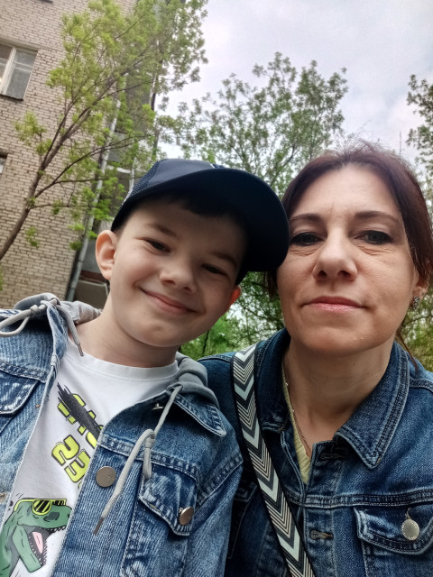 Нина, Москва, м. Волжская, 46 лет, 1 ребенок, 5 фото. Ищу: Даже не знаю как описать человека которого не знаю) 
Надёжного) чтоб можно было доверять ему) такие...  Анкета 554893. 