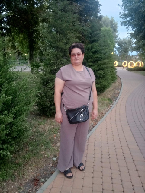 Марина, Россия, Краснодар, 48 лет. Познакомлюсь с мужчиной для любви и серьезных отношений.Была замужем один раз есть дочь но дочь взрослая живёт со своей семьёй. Я хочу познакомиться для сер