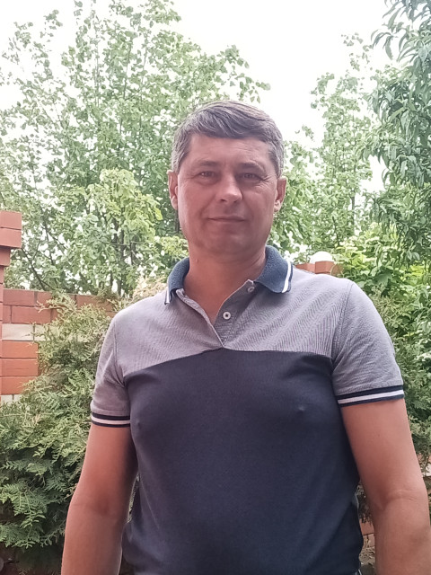 Владимир, Россия, Суровикино, 55 лет, 1 ребенок. Познакомлюсь с Верущей женщиной для брака и создания семьи, рождения совместных детей. А там как БогСвободен)Желаю найти, вторую половинку, не хорошо быть человеку одному, Верущий во Христа, Веду здор