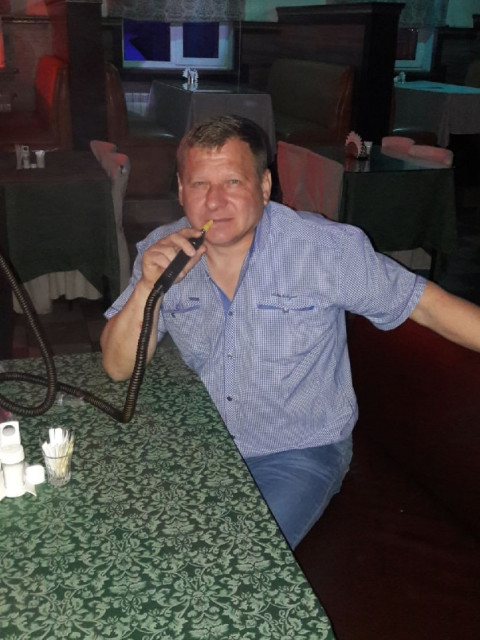 Сергей, Россия, Тольятти, 50 лет. Познакомлюсь с женщиной для любви и серьезных отношений. Не курю не пью люблю ездить на рыбалку за грибами отдыхать за городом
