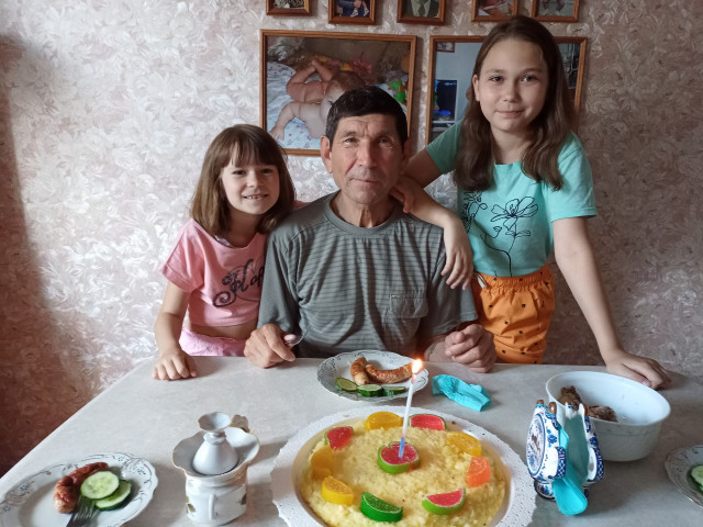 Геннадий, Россия, Омск, 64 года. Познакомлюсь с женщиной для любви и серьезных отношений. Худой и добрый. Люблю рыбалку. Пенсионер. Иногда работаю. 