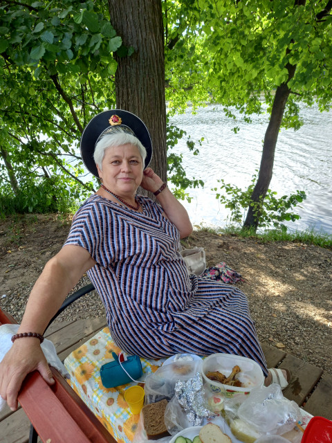 Надежда, Россия, Москва, 65 лет. Познакомлюсь с мужчиной для любви и серьезных отношений, дружбы и общения. люблю заниматься цветами, хочу познакомиться с мужчиной для общения