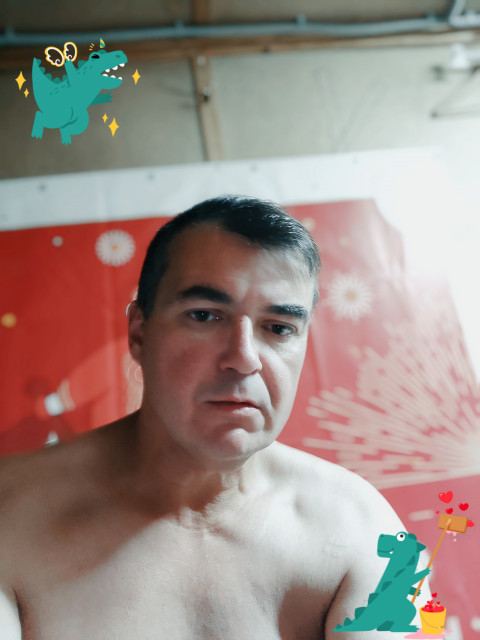 Иван Афанасенков, Россия, Рославль, 46 лет. Он ищет её: Ночь. Вьюга. Ледяная пыль. А ты приходишь домой и прижмешься к теплой попке. Сидел. Освободился. Если не пугает всё остальное терпимо. 