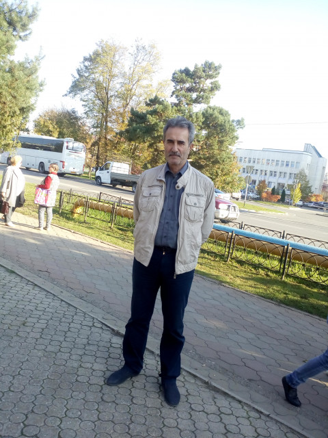 Андрей, Россия, Краснодар, 63 года. ... живу на побережье Ч. моря, пенсионер, работаю в детском санатории, летом таксую на своей машине.