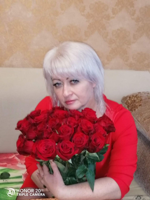 Светлана, Москва, м. Люблино, 50 лет, 2 ребенка. Познакомлюсь с мужчиной для дружбы и общения. Светлана 49 лет, блондинка с голубыми глазами, приятной полноты. Познакомлюсь для приятного общения 