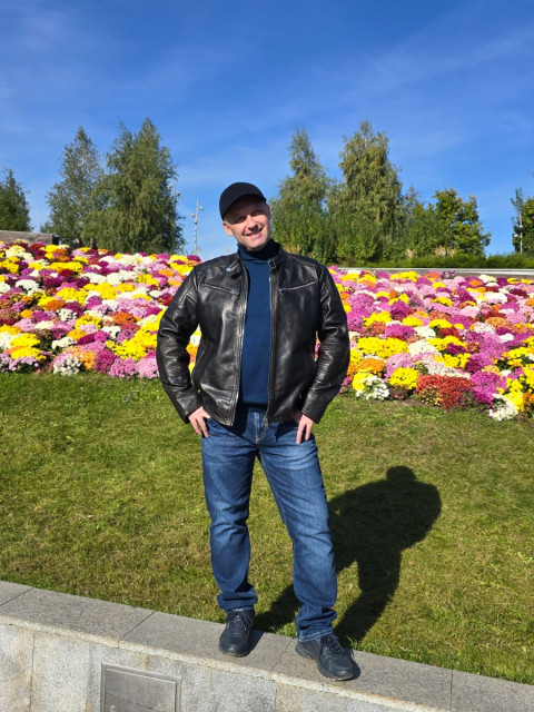 Павел, Россия, Москва, 46 лет. Познакомлюсь с женщиной для любви и серьезных отношений, брака и создания семьи. Живу и работаю в Москве. Желаю встретить женщину для создания семьи! 