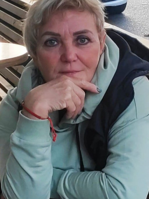 Ирина, Россия, Москва, 60 лет, 2 ребенка. Жизнерадостная и позитивная, заботливая и внимательная, открытая и честная! Я просто ищу партнера по