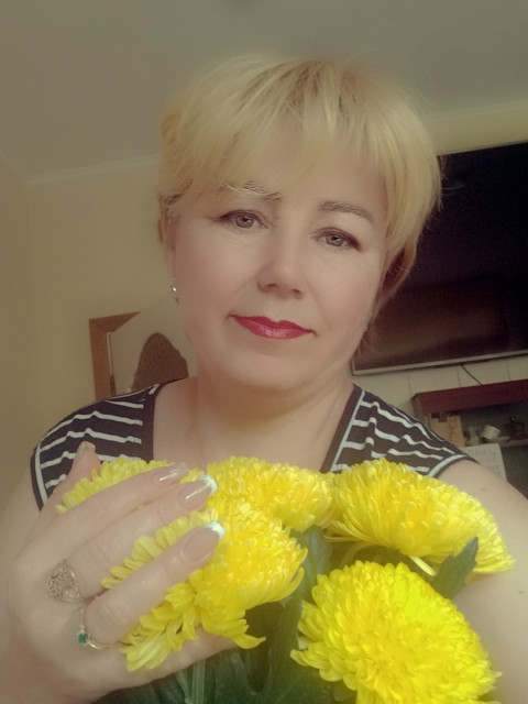 Татьяна Аверьянова, Королёв, 46 лет, 2 ребенка, 2 фото. Хотелось найти обычного мужчину без тараканов в голове с чувством юмора спокойного 89773025702 кому...  Анкета 580389. 