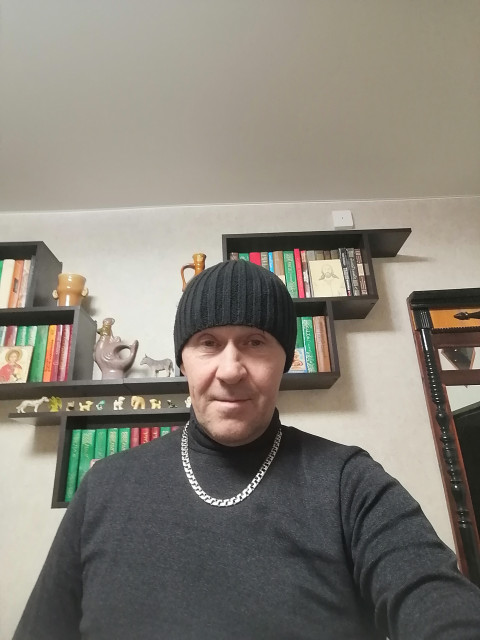 Петр, Россия, Саратов, 52 года. Познакомлюсь с женщиной для любви и серьезных отношений, дружбы и общения. От 42 до 48 лет.В поиске второй половины.