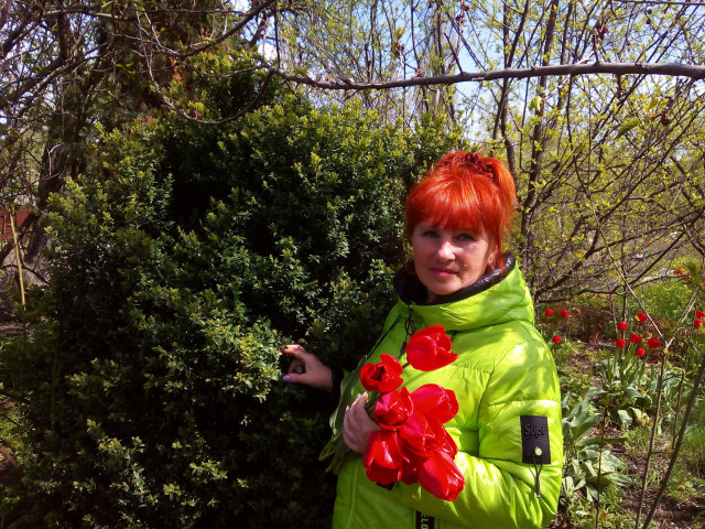Елена, Россия, Луганск, 48 лет, 1 ребенок. Хочу найти Позитивного, спокойного, с чувством юмора...Ищу мужчину для души и тела... Женатые проходят мимо...