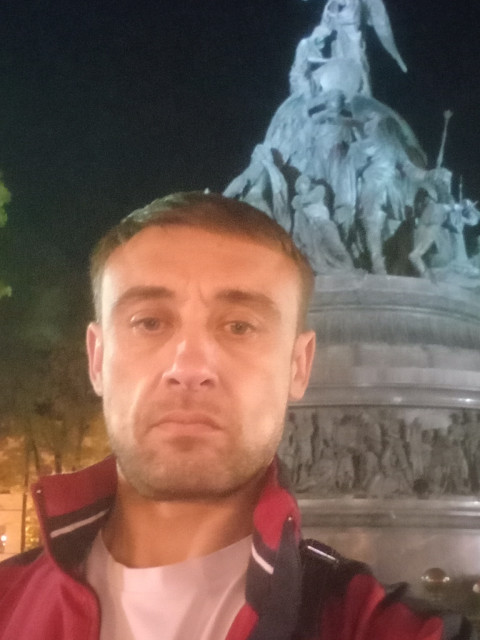 Михаил, Россия, Санкт-Петербург, 38 лет. Познакомлюсь с женщиной для любви и серьезных отношений, дружбы и общения. Обычный парень, знак зодиака Козерог. Тел. 89533688381