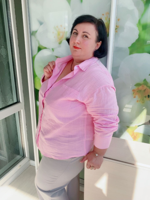 Лилия, Россия, Санкт-Петербург, 47 лет, 1 ребенок. Познакомлюсь с мужчиной для любви и серьезных отношений. Хочу любить и быть любимой. Люблю готовить, порядок в доме, уют. Остальное о себе расскажу при личном общении. 