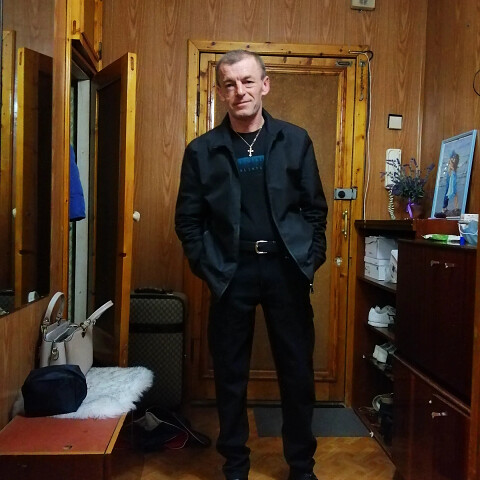 Василий Зубов, Россия, Ставрополь, 51 год. Он ищет её: ВернуюОбычный нормальный мужик, живу один единственный недостаток курю