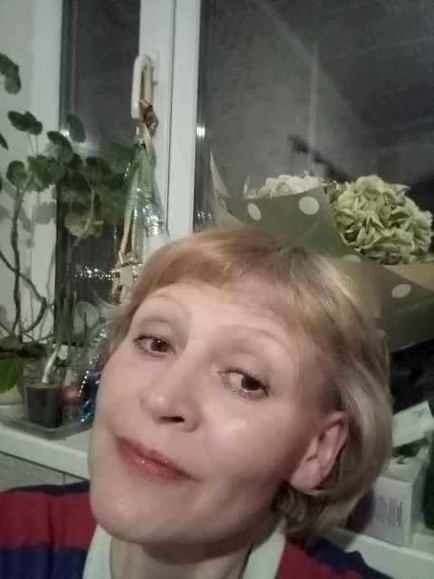 Елена, Россия, Москва, 63 года, 1 ребенок. Живу спокойной жизнью, но чего то всё же не хватает. Работаю пока, увлечение моё 
 любимая дача, та