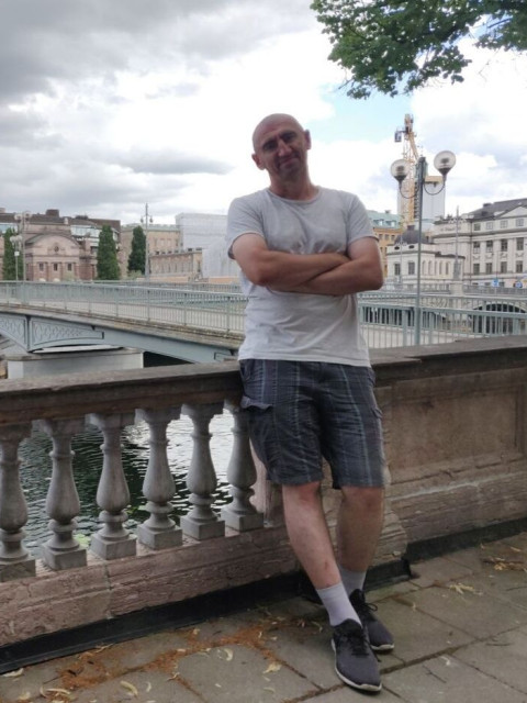 Валерий, Швеция, Стокгольм, 46 лет, 2 ребенка. Познакомлюсь с женщиной для любви и серьезных отношений, брака и создания семьи, воспитания детей, рНе люблю витринных описаний себя, поэтому лучше всё в разговоре... Потрепало малость жизнью) поэтому