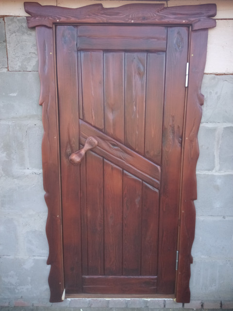 дверь на будущую баню сам руками