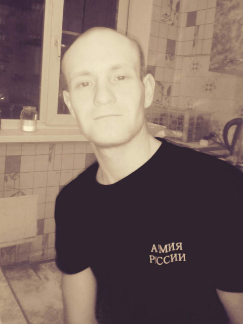Пётр, Россия, Комсомольск-на-Амуре, 39 лет. Он ищет её: Познакомлюсь с женщиной для любви и серьезных отношений.Простой мужчина любишиий детей, живу в частном доме . Ищу просту женщину