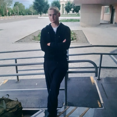 Anatoly Ustyuzhin, Россия, Челябинск, 22 года. Работаю, своя квартира, в скором времени собираюсь приобрести машину. Обычного телосложения. 