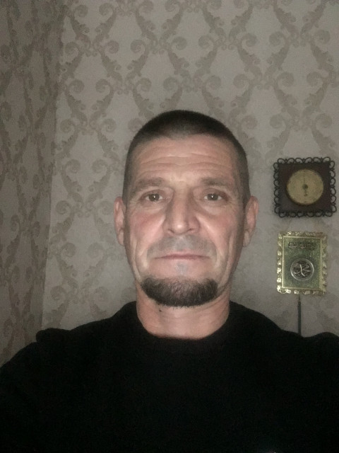 Александр, Россия, Ульяновск, 47 лет. Познакомлюсь с женщиной для брака и создания семьи. Надёжный, добрый, не пьющий, одыкватный скромный