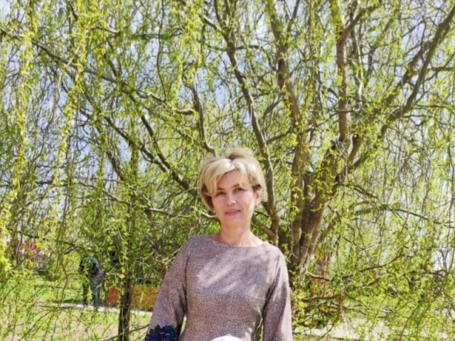 Альбина, Россия, Казань, 52 года, 2 ребенка. Кого я хочу найти" Мужчину своей мечты", ну а если серьёзно, то ОН- приятный собеседник, зСерьезна , но с чувством юмора