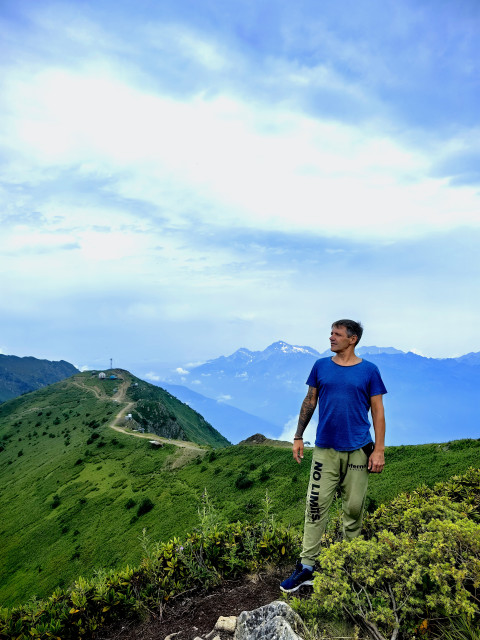 Александр, Россия, Сочи, 41 год. Он ищет её: Познакомлюсь с женщиной для дружбы и общения. Всегда на пазитиве🤗 