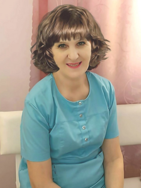 Природа сказала женщине: будь прекрасной, если можешь, мудрой, если хочешь, но благоразумной ты должна быть непременно.