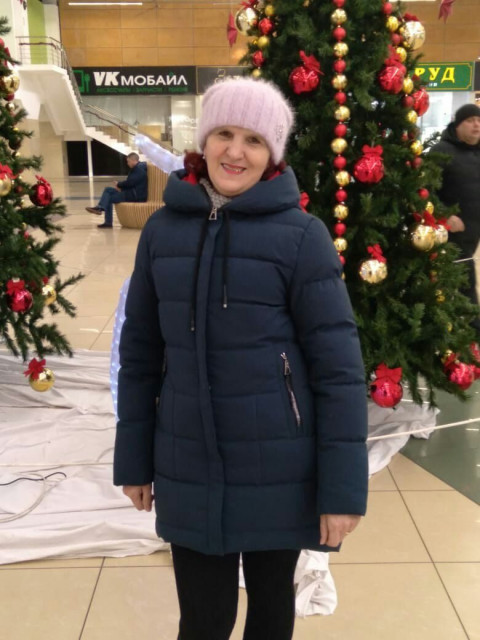 )О СЕБЕ: Характер — сформированный… Вредность — повышенная… Стервозность — безграничная… Красота — натуральная… Соображалка — развитая… Нежность — как награда… Улыбка — как бонус… Изменить, приручить — невозможно...!!!