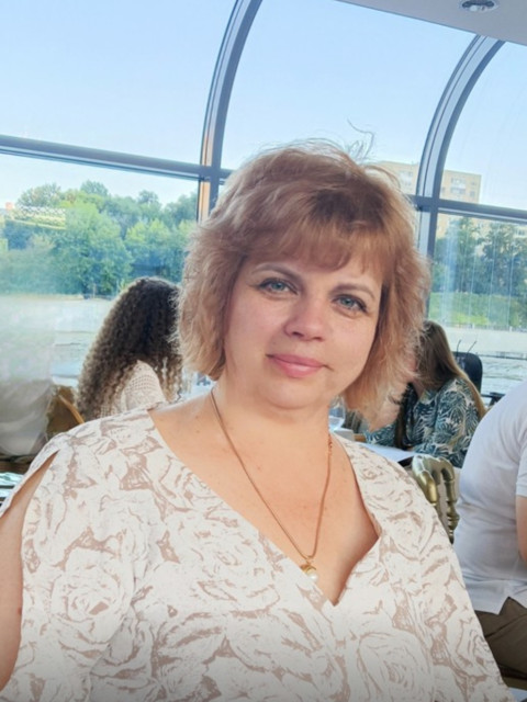 Ирина, Москва, м. Варшавская, 56 лет, 2 ребенка, 4 фото. Она ищет его: порядочным мужчину для дружбы и общения.   Анкета 602710. 