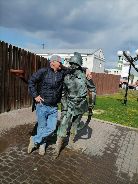 Александр, Россия, Москва, 54 года, 1 ребенок. Ищу: Женщину после 40-ка. Они самые опасные, по-прежнему молоды и красивы, но уже не дуры. )
 В идеале -...  Анкета 605798. 