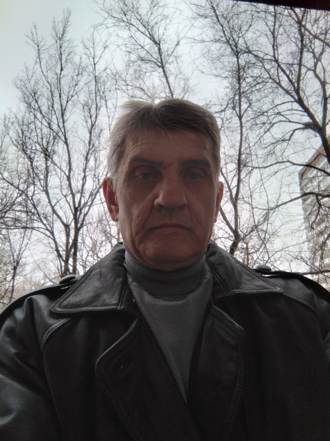 Андрей, Россия, Москва, 62 года, 1 ребенок. Познакомлюсь с женщиной для любви и серьезных отношений, дружбы и общения. Одинокая, не склонна к поБывший спортсмен, люблю читать, люблю юмор, играю на гитаре(не профессионально)есть" руки_курю 