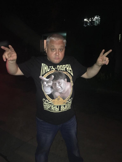 Алексей, Москва, м. Молодёжная, 52 года, 2 ребенка. Он ищет её: Познакомлюсь с женщиной для любви и серьезных отношений, дружбы и общения. работаю в мосгортрансе, служил в армии, закончил институт МАМИ, разведен, есть дети