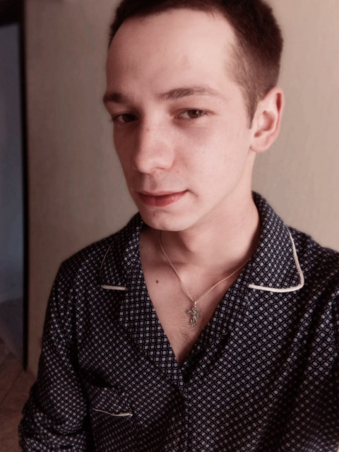 Макс, Россия, Москва, 22 года. Он ищет её: Познакомлюсь с девушкой для любви и серьезных отношений.Работаю электриком