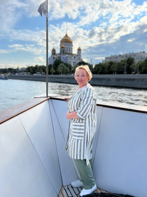 Татьяна Кузьмина, Москва, м. Пражская, 55 лет, 4 фото. Ищу: Адекватного с чувством юмора. не курящего.  Анкета 613098. 