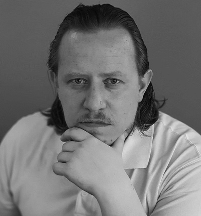 Андрей Бураков, Россия, Ярославль, 41 год. Интересный собеседник, есть немного серого в голове, 
Думаю кругозор немаленький. 