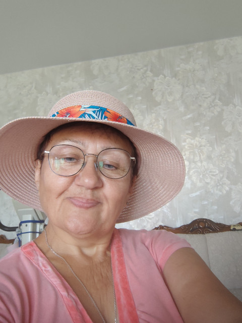 Светлана, Россия, Омск, 65 лет, 2 ребенка. Она ищет его: Познакомлюсь с мужчиной для серьезных отношений, создания семьи или гостевого брака. мужчина должен Миниатюрная, самодостаточная, лёгкая на подъем, без ВП, люблю , авто , театр, прогулки, шить и ещё