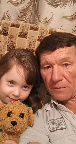 Варис Ахметов, Россия, Челябинск, 44 года, 2 ребенка. Хочу найти Добрую харошую женщину любящий детей .Купил квартиру пириехал в Челябинск жывём с моей маленькай дочуркой,  старший сын в Армии.  Жену пох