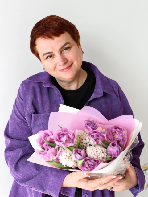 Оксана, Россия, Москва, 55 лет, 1 ребенок. Познакомлюсь с близким по духу и подходящим по флюидам мужчиной.Живу в Подмосковье. Интересуюсь психологией. Имею большой педагогический стаж.