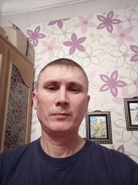 Динар, Россия, Уфа, 43 года. Познакомлюсь с женщиной для любви и серьезных отношений.Живу в Уфе работаю в УМПО  хочу найти свою половинку