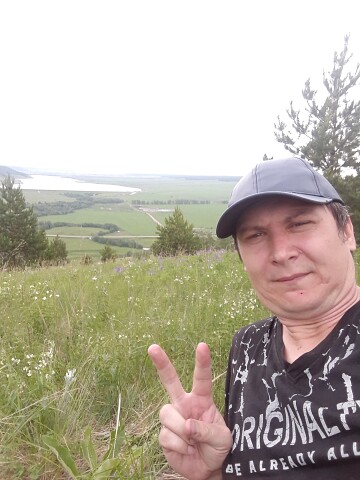 Сергей Шишкин, Россия, Уфа, 44 года. Хочу найти ДобруюЖиву и работаю в Серафимовском. Несколько образований