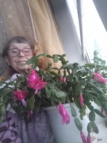 Пономарева, Россия, Энгельс, 71 год, 1 ребенок. Ищу мужчину моего возраста не пьющего алкоголь можно и старше по возрасту вдовцаЯ вдова на пенсии сижу дома правда гулять тоже хожу но одиночество меня угнетает живу одна в трех ко
