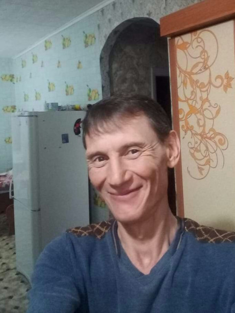 Марат Асанов, Казахстан, Балхаш, 49 лет. Он ищет её: добрую ласковую нежную заботливую понимающиюработаю непью, разведен, живу один, ищу женщину для создания семьи
