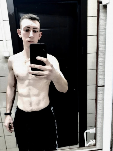 Вадим, Россия, Барнаул, 25 лет. Познакомлюсь с девушкой для любви и серьезных отношений. Спортивный молодой человек, остальное при общении…