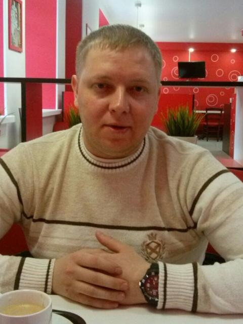 Алексей, Россия, Екатеринбург, 40 лет. Добрый скромный отзывчивый внимательный и не много стеснительный😁 
