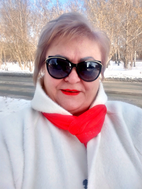 Ирина, Россия, Челябинск, 62 года, 2 ребенка. Познакомлюсь с мужчиной для дружбы и общения самодостаточный с квартирой и машиной. . Голубоглазая симпотка. 